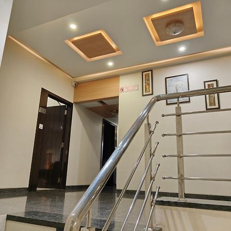 Hotel Sahyog & Rooms Surat Exterior photo
