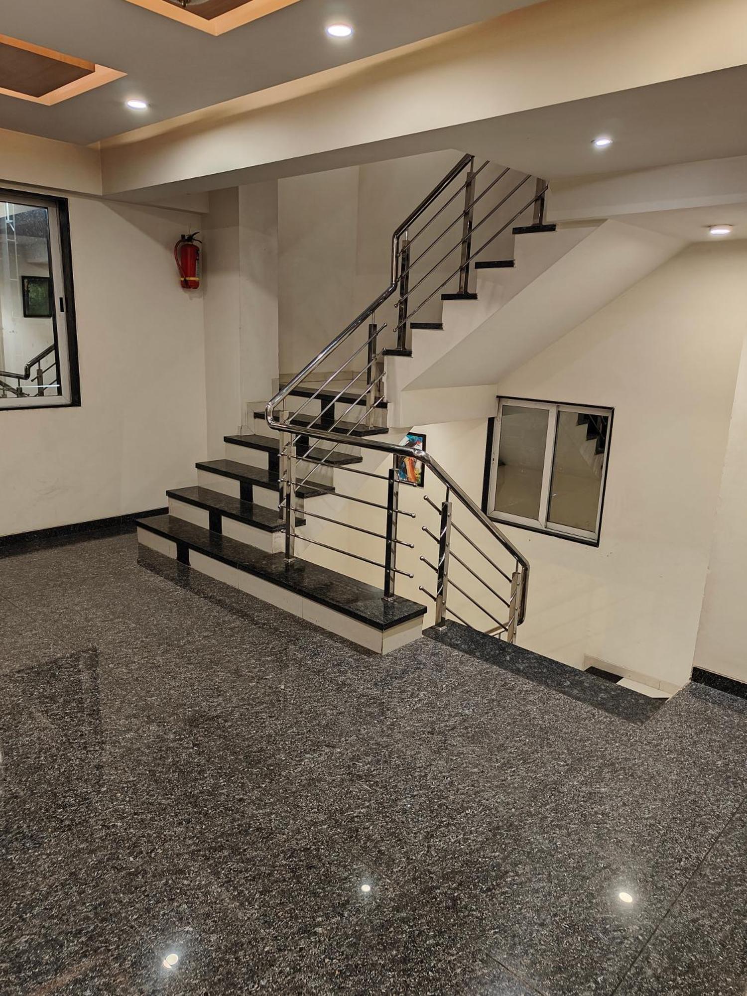 Hotel Sahyog & Rooms Surat Exterior photo