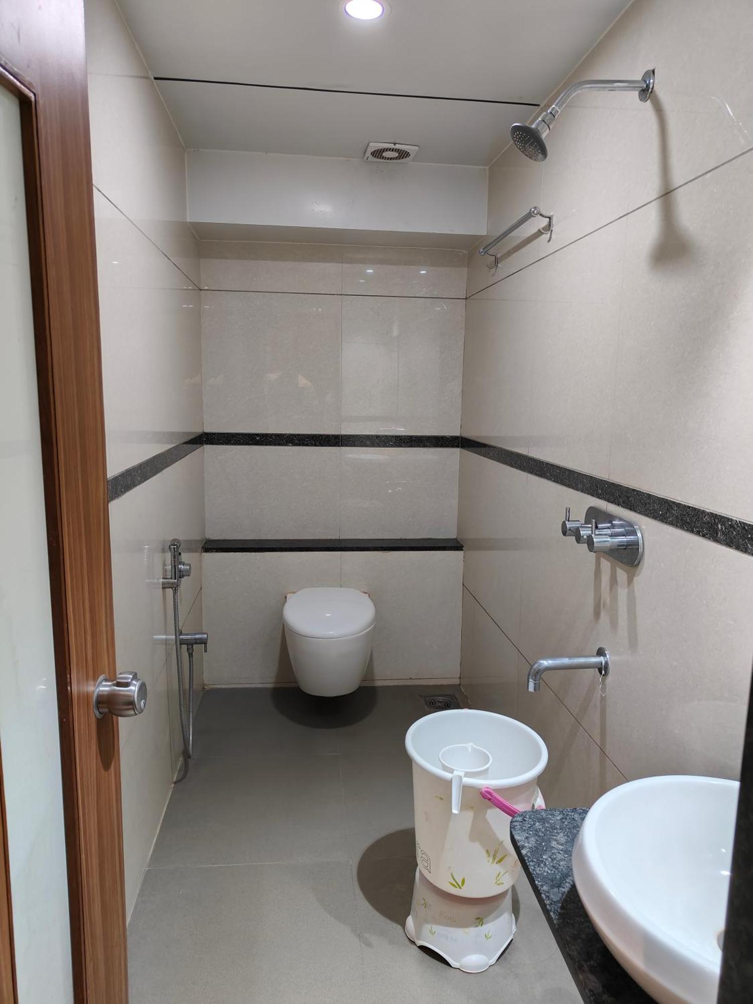 Hotel Sahyog & Rooms Surat Exterior photo