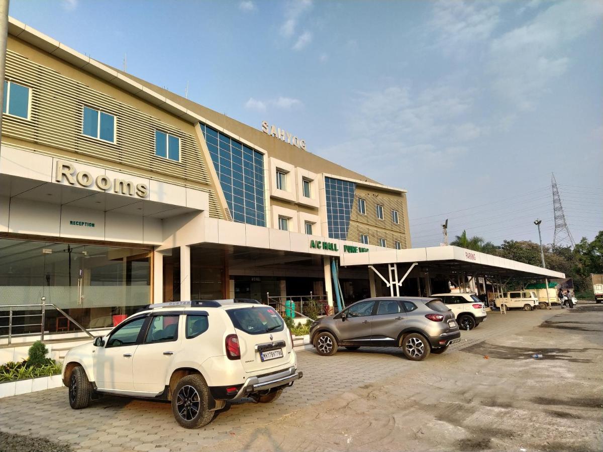 Hotel Sahyog & Rooms Surat Exterior photo